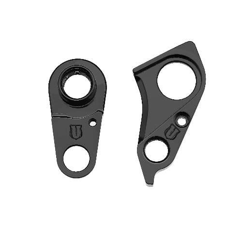Dropout #1226All Union derailleur hangers are 100% identical to the original ones and come from the same frame manufacturer.Holes: 2-Hole
Position: Inside/Outside
Mount: M3-M12x1.0
Distance: 17 mm
We suggest to order 2 Dropouts, so you have next time one in spare and have no waiting time.